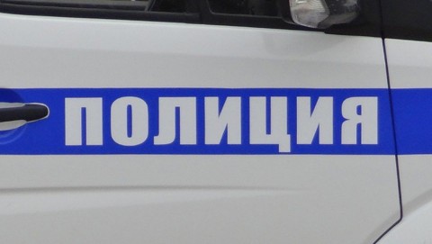 Житель Ботлихского района добровольно сдал в полицию оружие